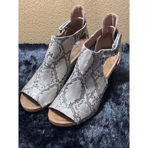 Boutique By Corkys Womens Snakeskin Open Toe Wedges Size 6
